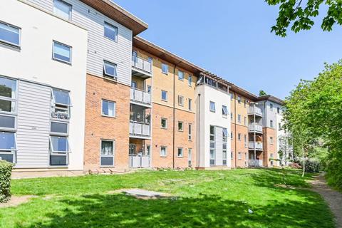 Millicent Grove, Palmers Green... 2 bed flat for sale