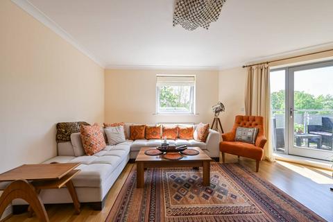Millicent Grove, Palmers Green... 2 bed flat for sale
