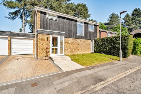 Silwood, Bracknell, Berkshire 3 bed detached house for sale