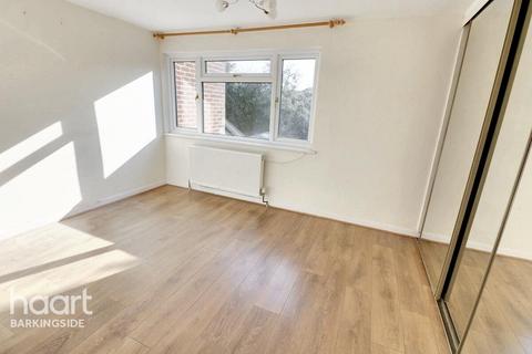 Long Green, Chigwell 3 bed terraced house for sale