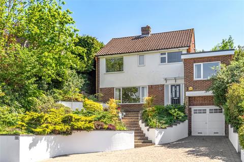 St. Johns Rise, Woking, Surrey, GU21 4 bed detached house for sale