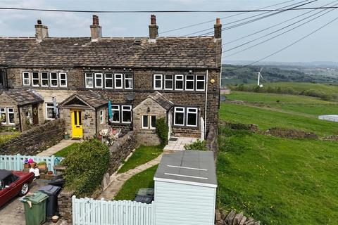 Camp Hill, Huddersfield HD3 3 bed end of terrace house for sale