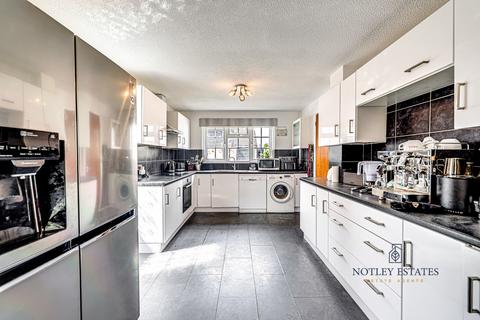 Chelmsford CM3 4 bed detached house for sale