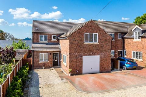 Monarch Gate, Rushden NN10 4 bed detached house for sale