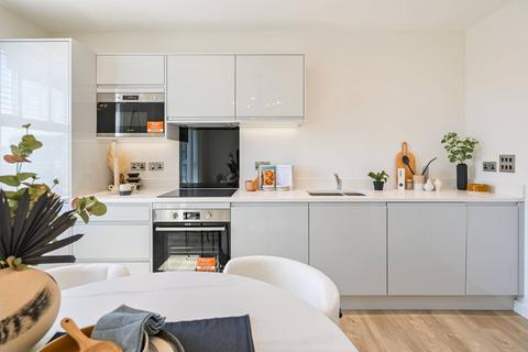 The Silverton, Royal Docks E16 2 bed flat for sale