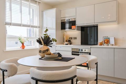 The Silverton, Royal Docks E16 2 bed flat for sale