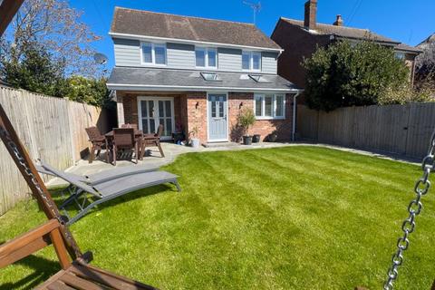Hook Lane, Bognor Regis 3 bed detached house for sale