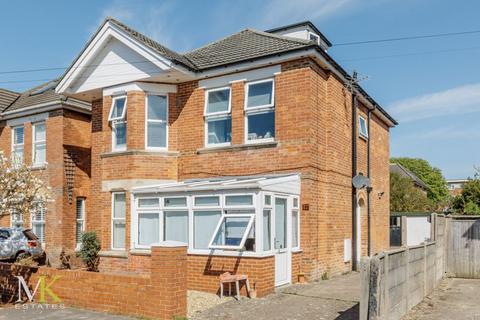 Chatsworth Road, Bournemouth BH8 3 bed flat for sale
