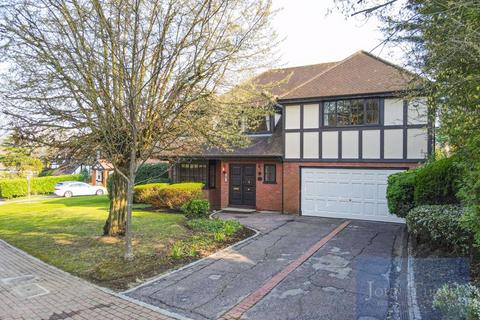 Stradbroke Park, Chigwell IG7 5 bed detached house for sale