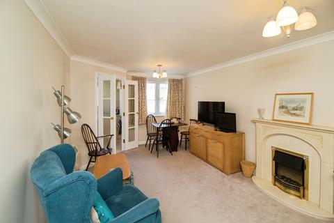 Aragon Court, Hadleigh SS7 1 bed apartment for sale