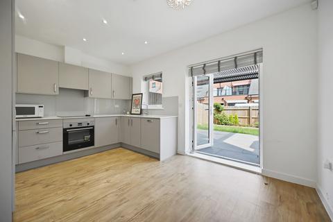 Calico Avenue, Wallington, SM6 3 bed end of terrace house for sale