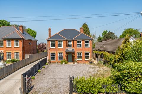 West Coker Road, Yeovil, Somerset, BA20 3 bed detached house for sale