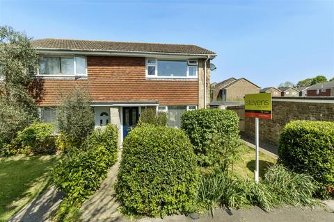 Farne Close, Hailsham 2 bed end of terrace house for sale