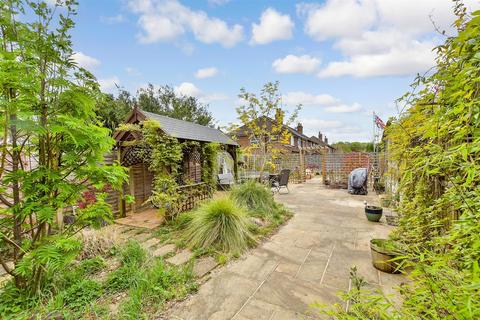 Willow Road, Redhill RH1 4 bed semi