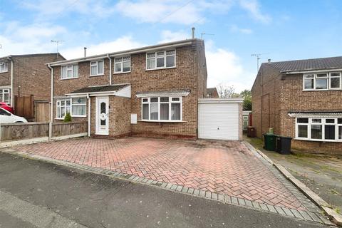 Fabis Close, Swadlincote DE11 3 bed semi