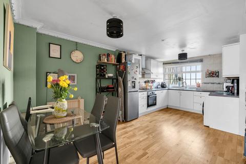 Woodville Close, London SE3 2 bed terraced house for sale