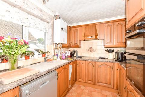 Bewsbury Cross Lane, Dover CT16 2 bed bungalow for sale