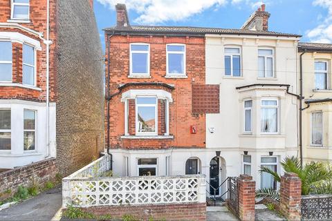 Springfield Road, Dover CT16 4 bed end of terrace house for sale