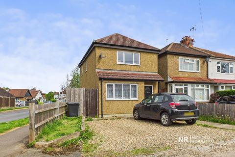 West Ewell KT19 3 bed detached house for sale