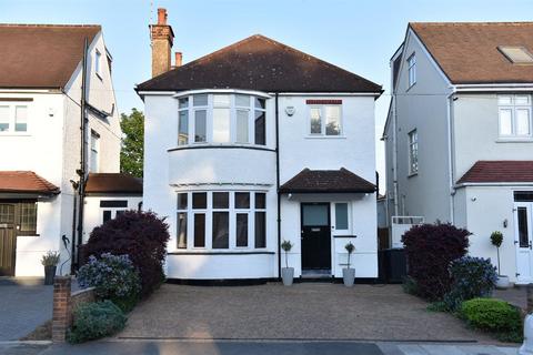 Queen Annes Grove, Enfield 3 bed detached house for sale