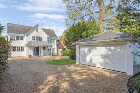 Grove Road, Tring, Hertfordshire, HP23 5 bed detached house for sale
