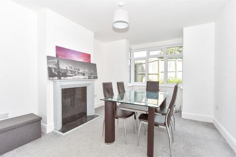 Lake Green Road, Lake PO36 3 bed detached house for sale