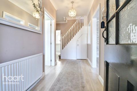 Marine Parade, Sheerness 3 bed detached bungalow for sale