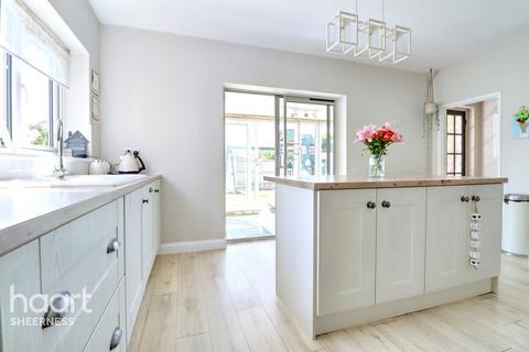 Marine Parade, Sheerness 3 bed detached bungalow for sale