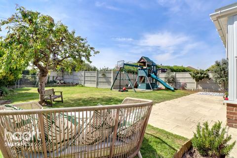 Marine Parade, Sheerness 3 bed detached bungalow for sale