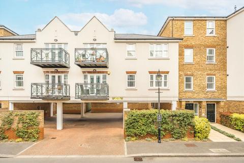 Holford Way, London SW15 2 bed flat for sale