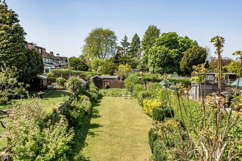 Redford Avenue, Wallington SM6 4 bed semi