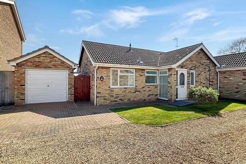 Elizabethan Way, Huntingdon PE28 2 bed detached bungalow for sale