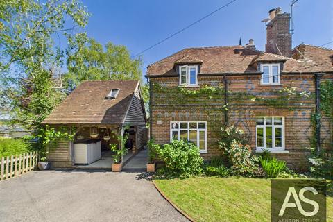 Marlpits Lane, Ninfield, TN33 3 bed semi