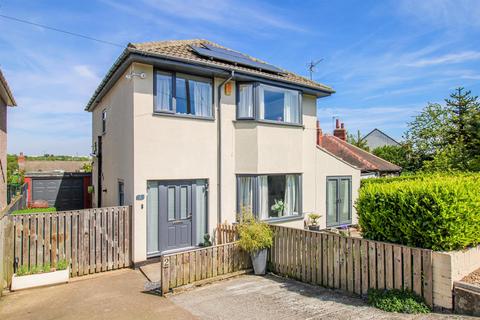 Lindale Lane, Wrenthorpe WF2 3 bed detached house for sale