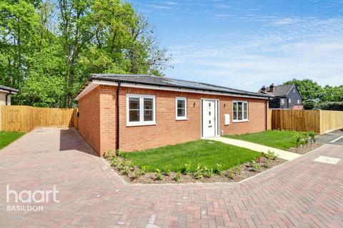Gardeners Mews, Gardiners Lane... 2 bed bungalow for sale