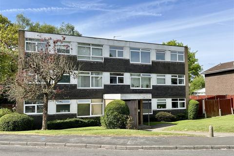 Trident Close, Walmley, Sutton Coldfield 2 bed flat for sale