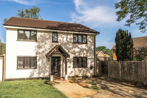 Corfe Gardens, Frimley GU16 4 bed detached house for sale