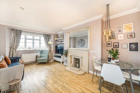 Streatham High Road, London SW16 2 bed flat for sale