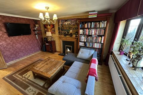 Rosecroft Close, Cheshire, SK3 3 bed detached house for sale