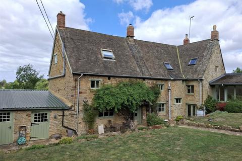 Sibford Ferris, Nr Banbury, Oxfordshire 4 bed detached house for sale