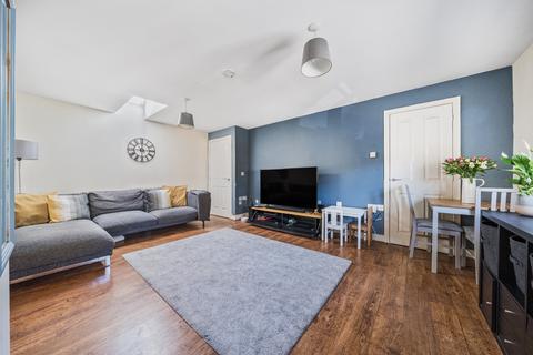 Boundary Mews, Carterton... 2 bed coach house for sale