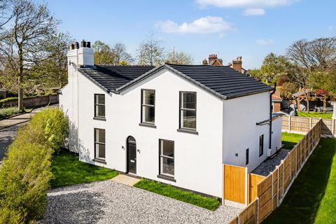 4 bedroom semi-detached house for sale