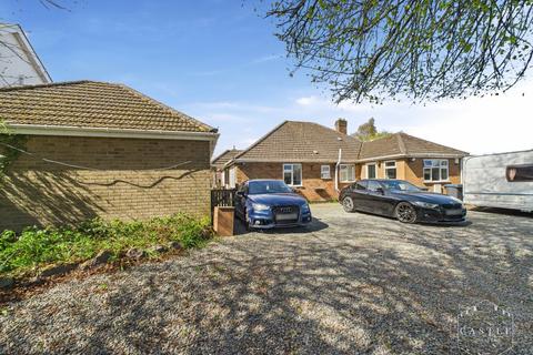 Woodgate Road, Burbage, Hinckley 3 bed detached bungalow for sale