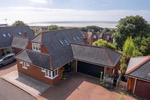 Naildown Close, Hythe, Kent 5 bed house for sale