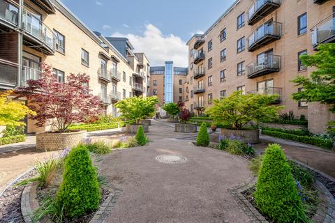 Trinity Gate, Epsom Road, Guildford, GU1 2 bed flat for sale