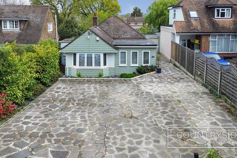 Kiln Road, Benfleet 2 bed detached bungalow for sale