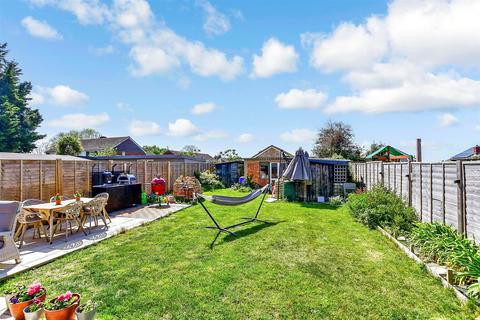 Nodes Road, Cowes PO31 3 bed semi