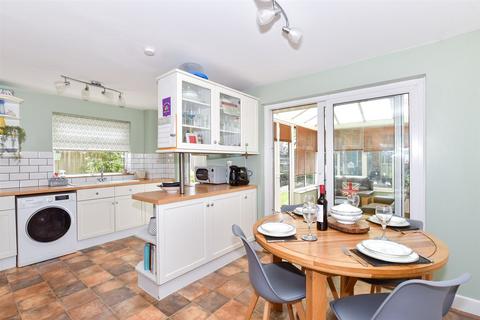 Longmead Way, Tonbridge, Kent 3 bed semi