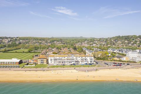 Marine Parade, Hythe, CT21 2 bed apartment for sale