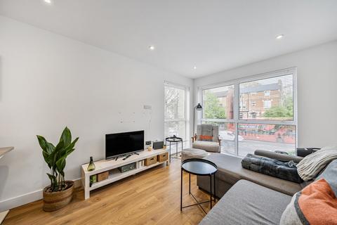 Highwood Close, London 1 bed apartment for sale
